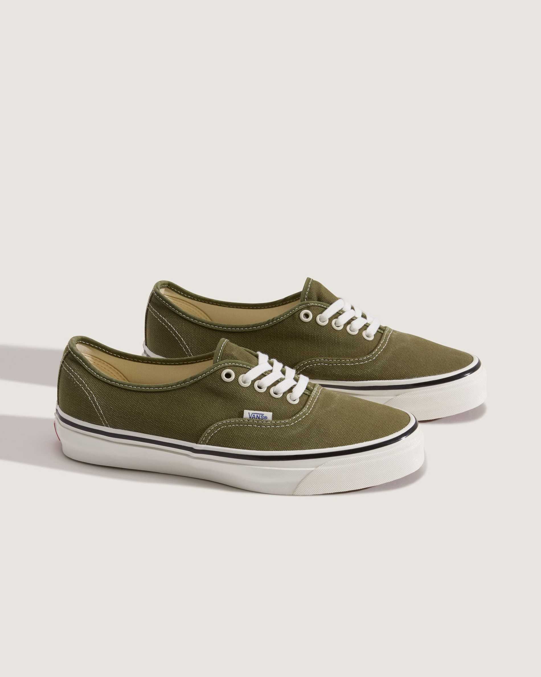 Resim PREMIUM AUTHENTIC 44 AYAKKABI